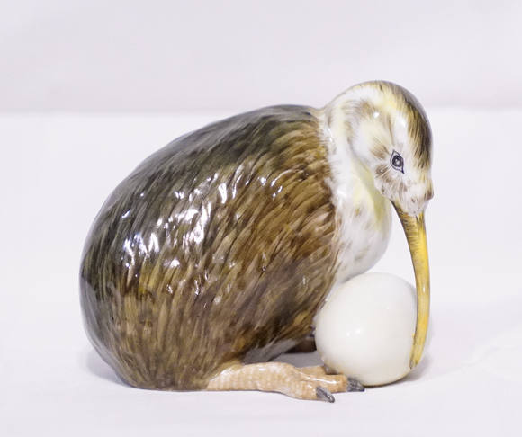 Herend Kiwi with Egg - Mother Bird - 15363-0-00 MCD